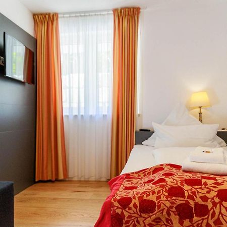 Bodensee-Hotel Kreuz Ульдинген-Мюльхофен Экстерьер фото