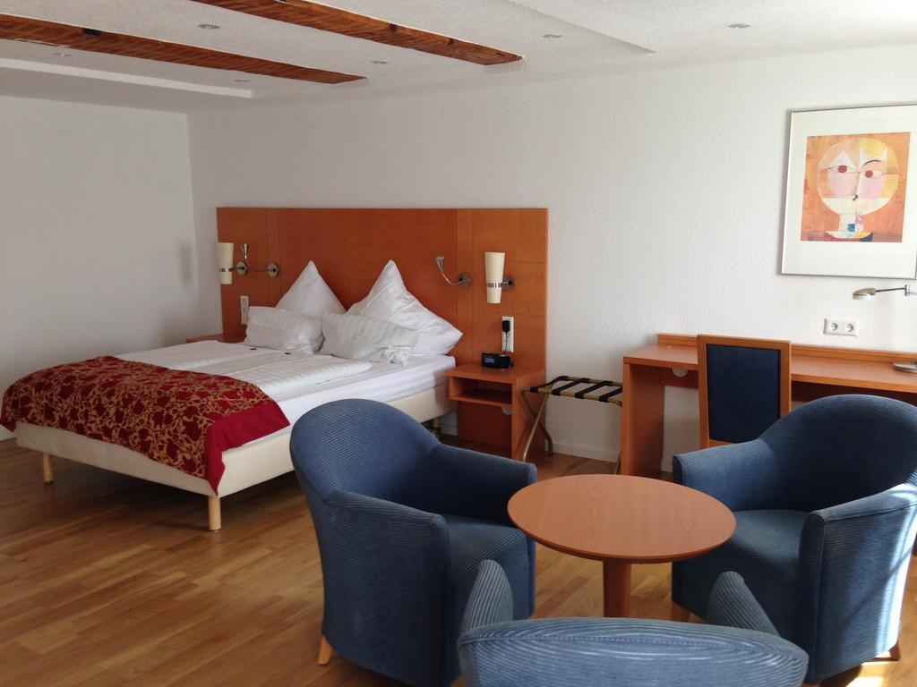 Bodensee-Hotel Kreuz Ульдинген-Мюльхофен Экстерьер фото