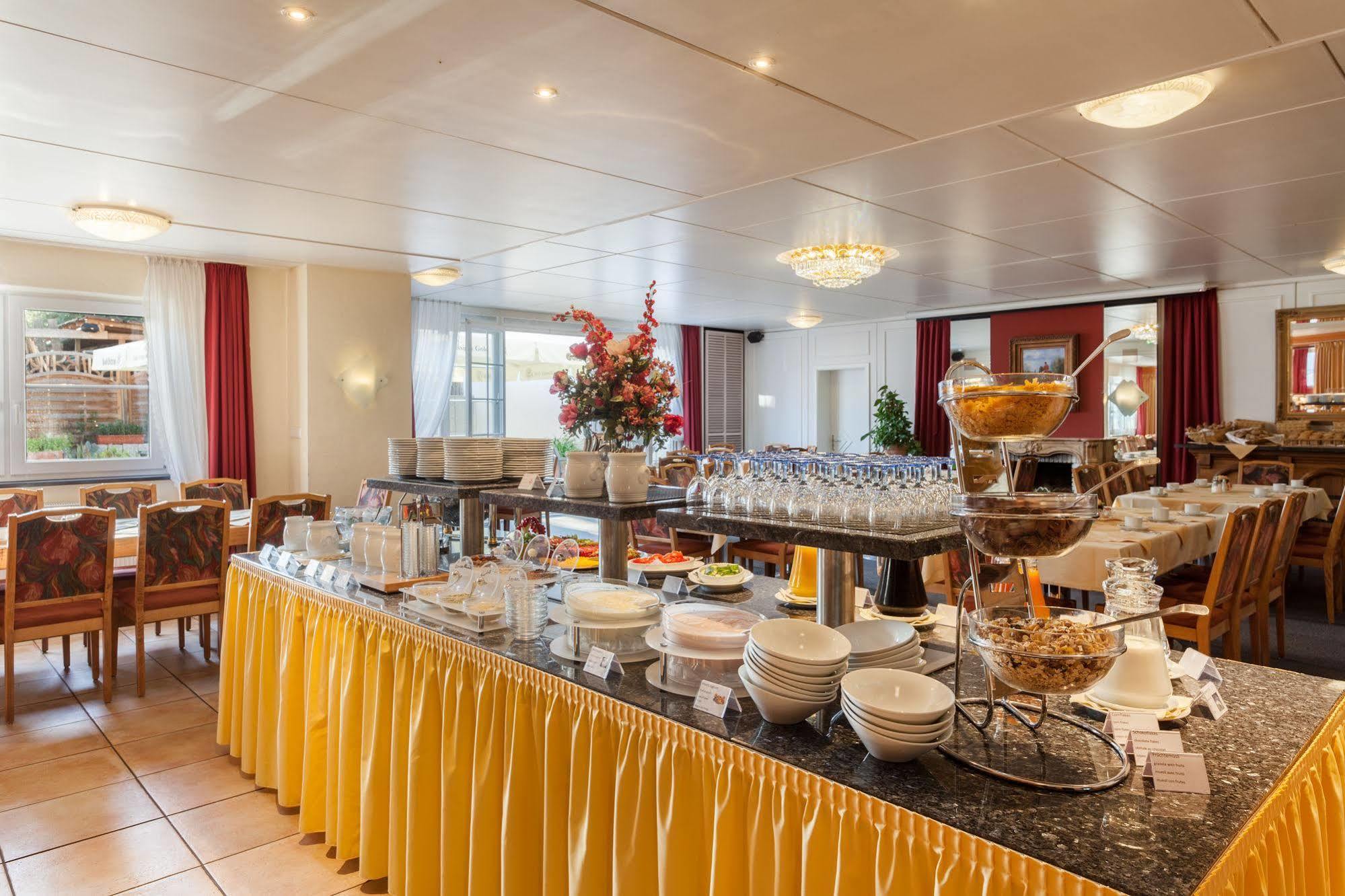 Bodensee-Hotel Kreuz Ульдинген-Мюльхофен Экстерьер фото