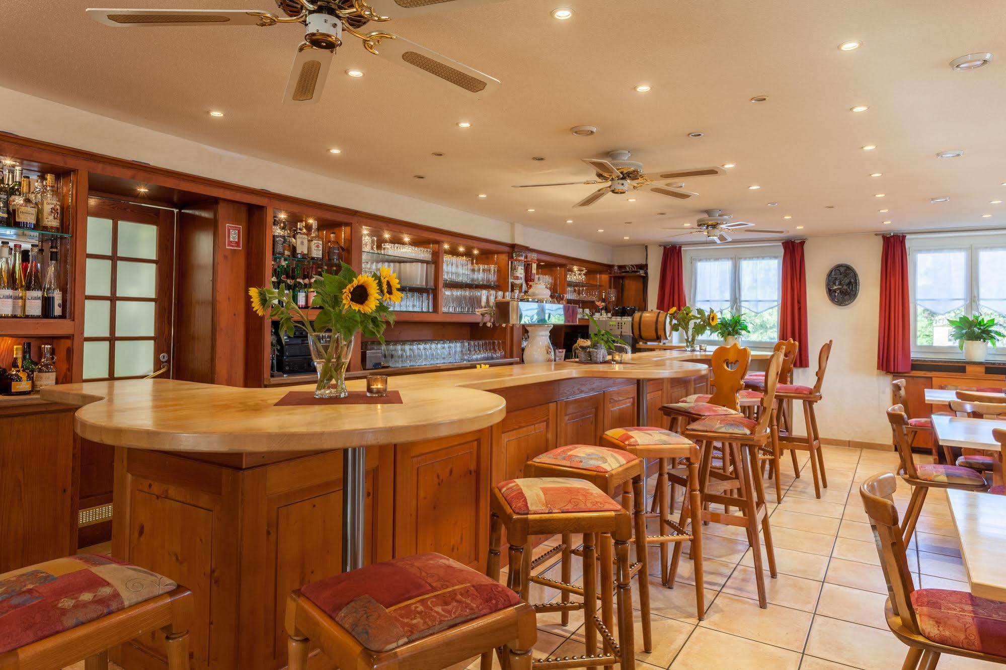 Bodensee-Hotel Kreuz Ульдинген-Мюльхофен Экстерьер фото